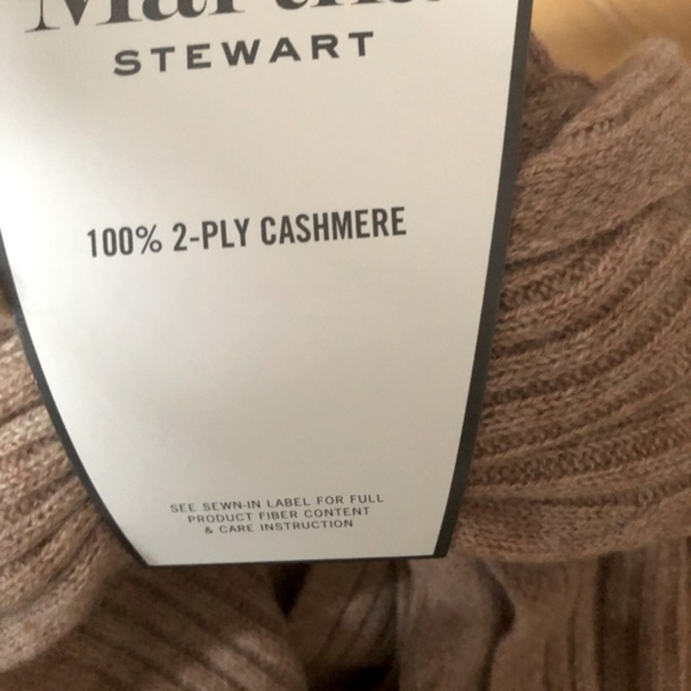 Martha Stewart luxury tan‎ 2-ply cashmere infinity scarf. New - Picture 3 of 4